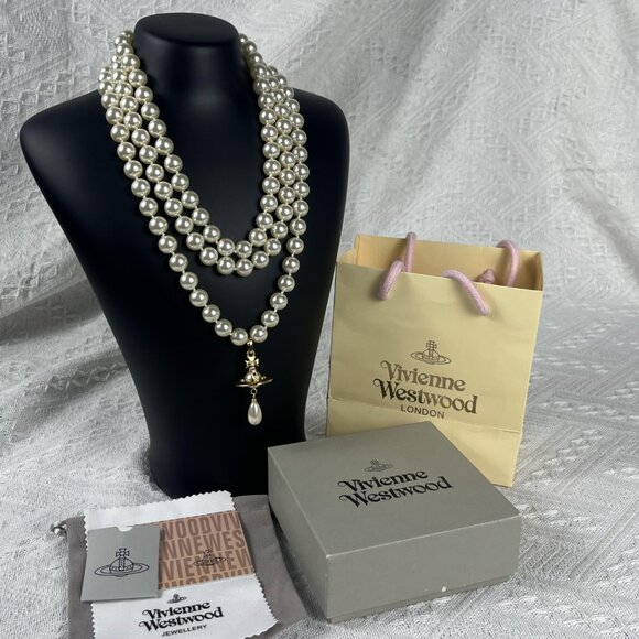 Brand new Vivienne Westwood Three Row Pearl Bas Relief Choker in Gold - Picture 7 of 7